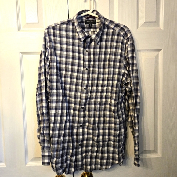 (L) Banana Republic Lightweight Flannel Shirt - Picture 1 of 4